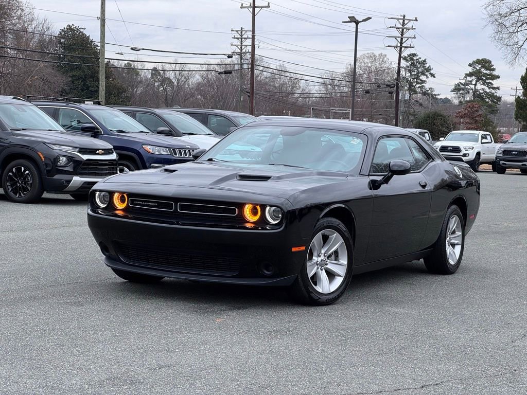 Used 2023 Dodge Challenger SXT image 39