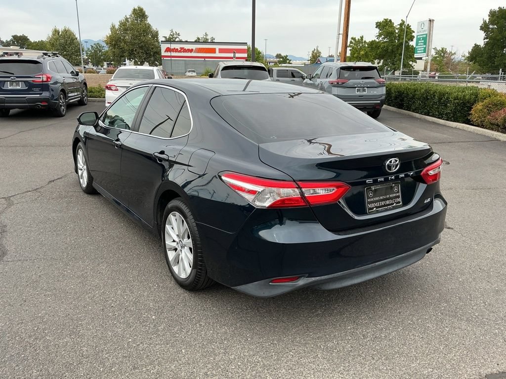 Used 2018 Toyota Camry LE FWD image 11