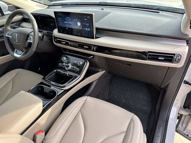 Used 2023 Lincoln Nautilus AWD image 14