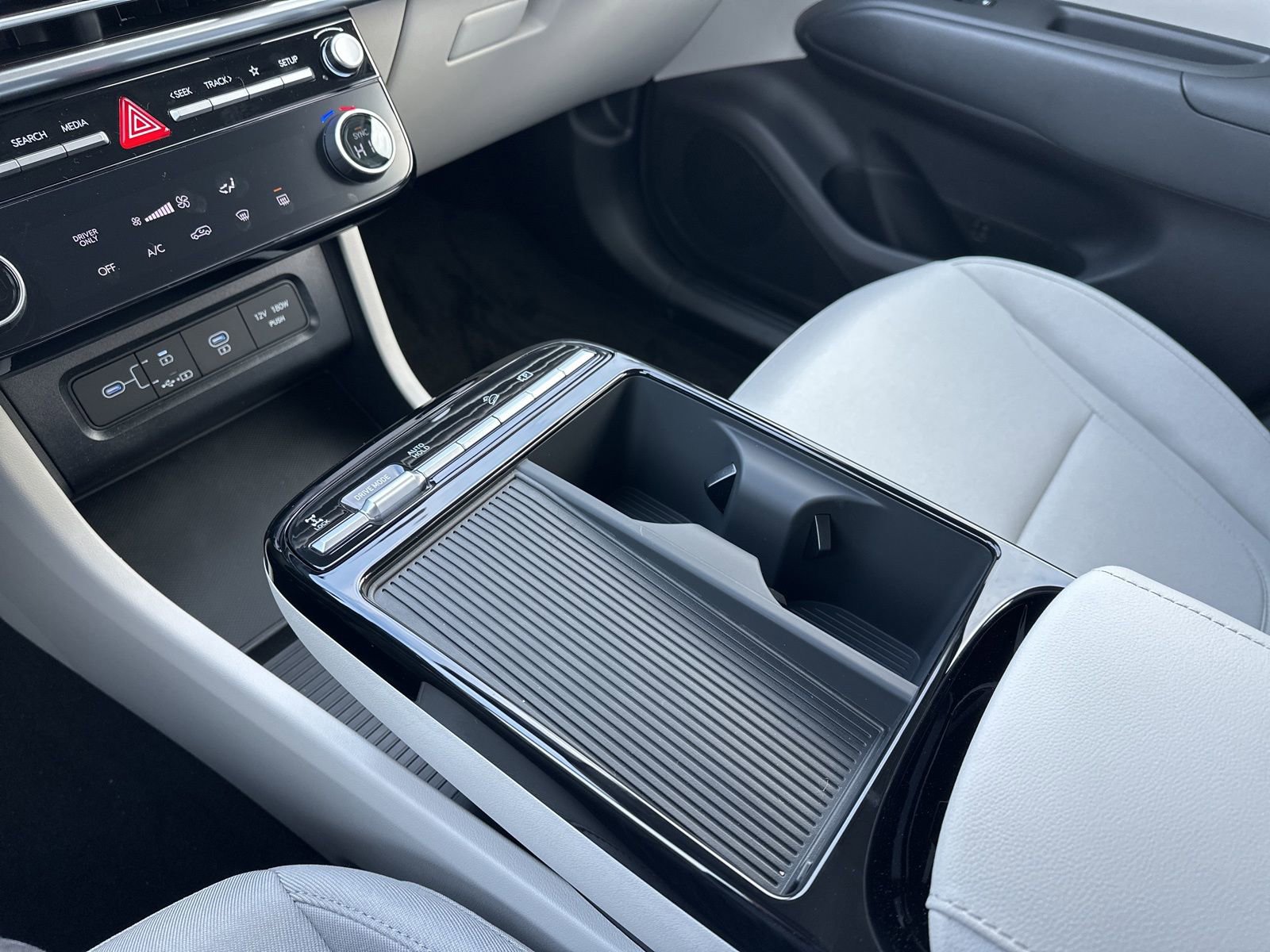 New 2026 Hyundai Tucson Blue SE image 56