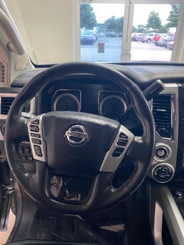 Used 2017 Nissan Titan PRO-4X w/ Pro-4x Convenience Package AWD/4WD image 21