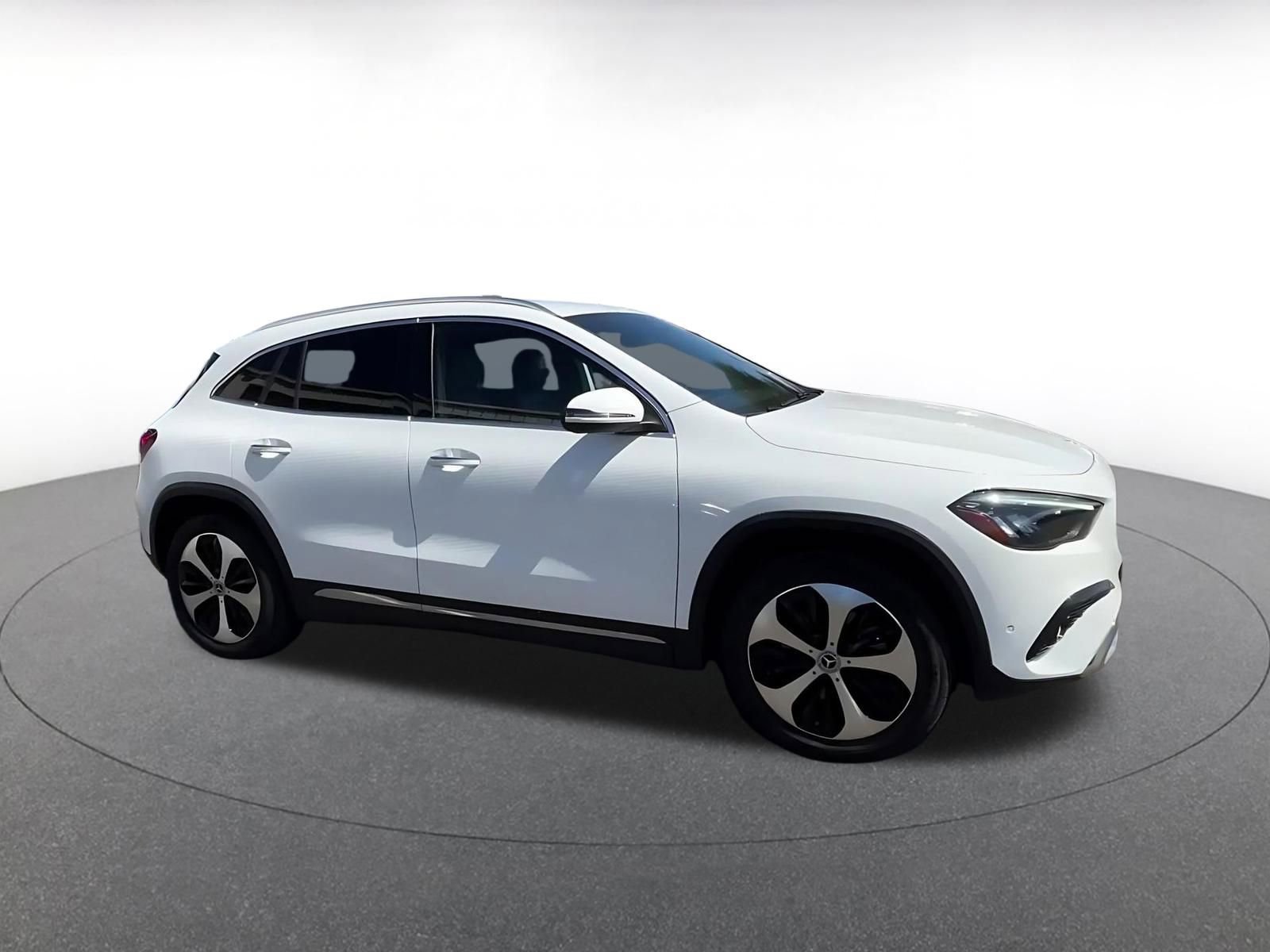 Used 2025 Mercedes-Benz GLA 250 4MATIC image 2