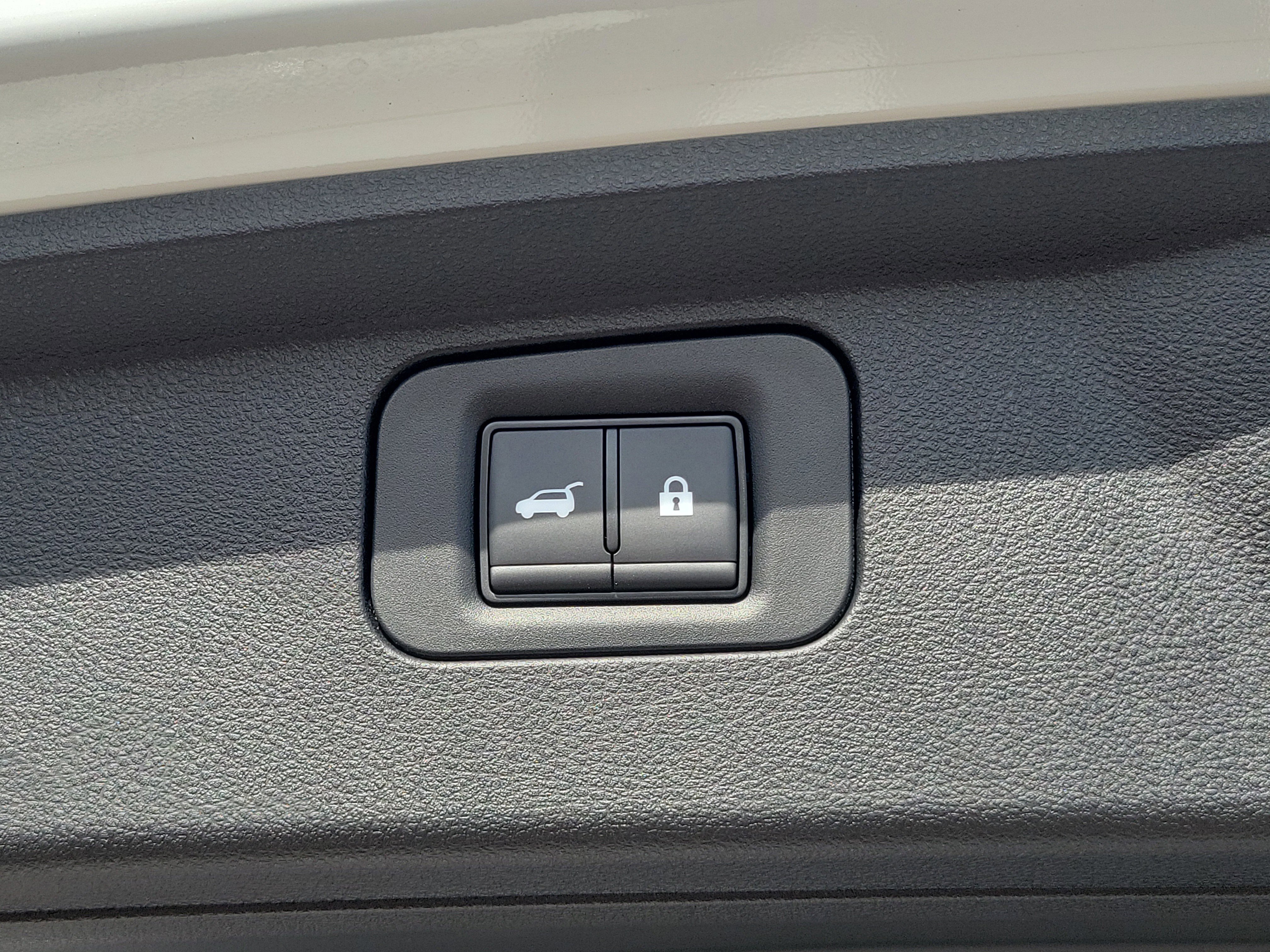 New 2026 INFINITI QX80 Luxe image 8