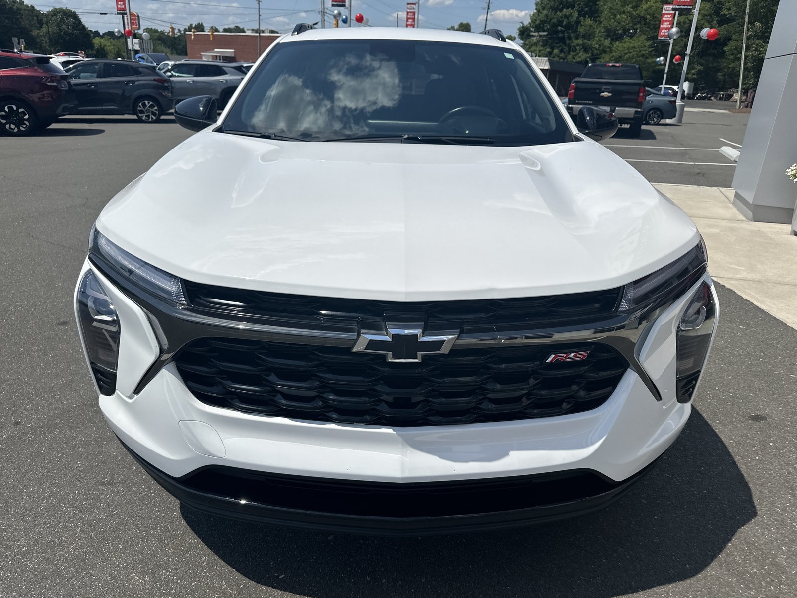 Used 2025 Chevrolet Trax RS w/ Driver Confidence Package FWD image 3
