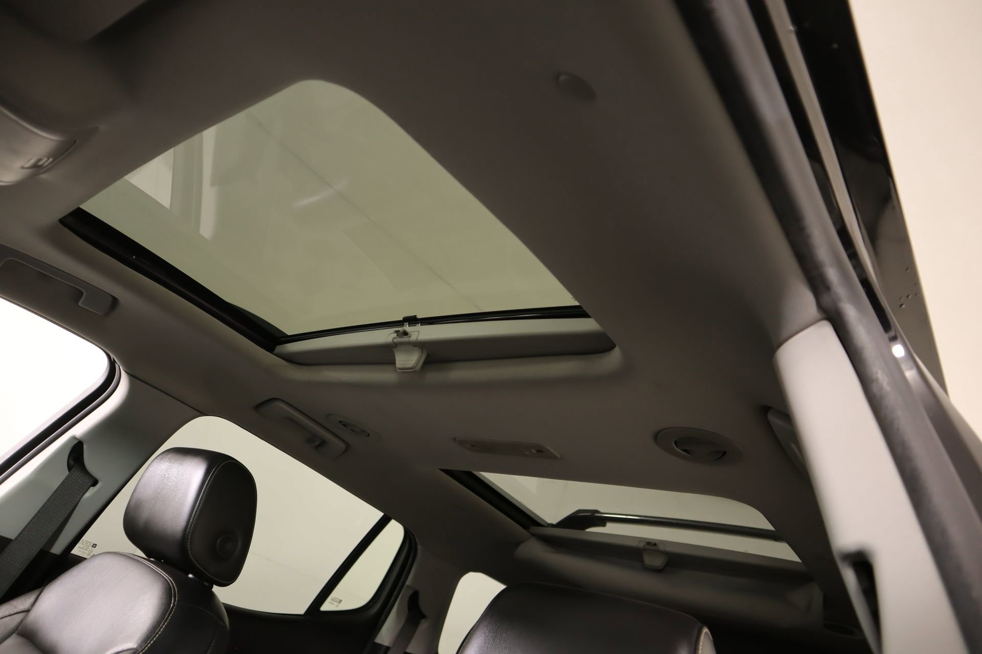 Used 2017 GMC Acadia SLT image 16