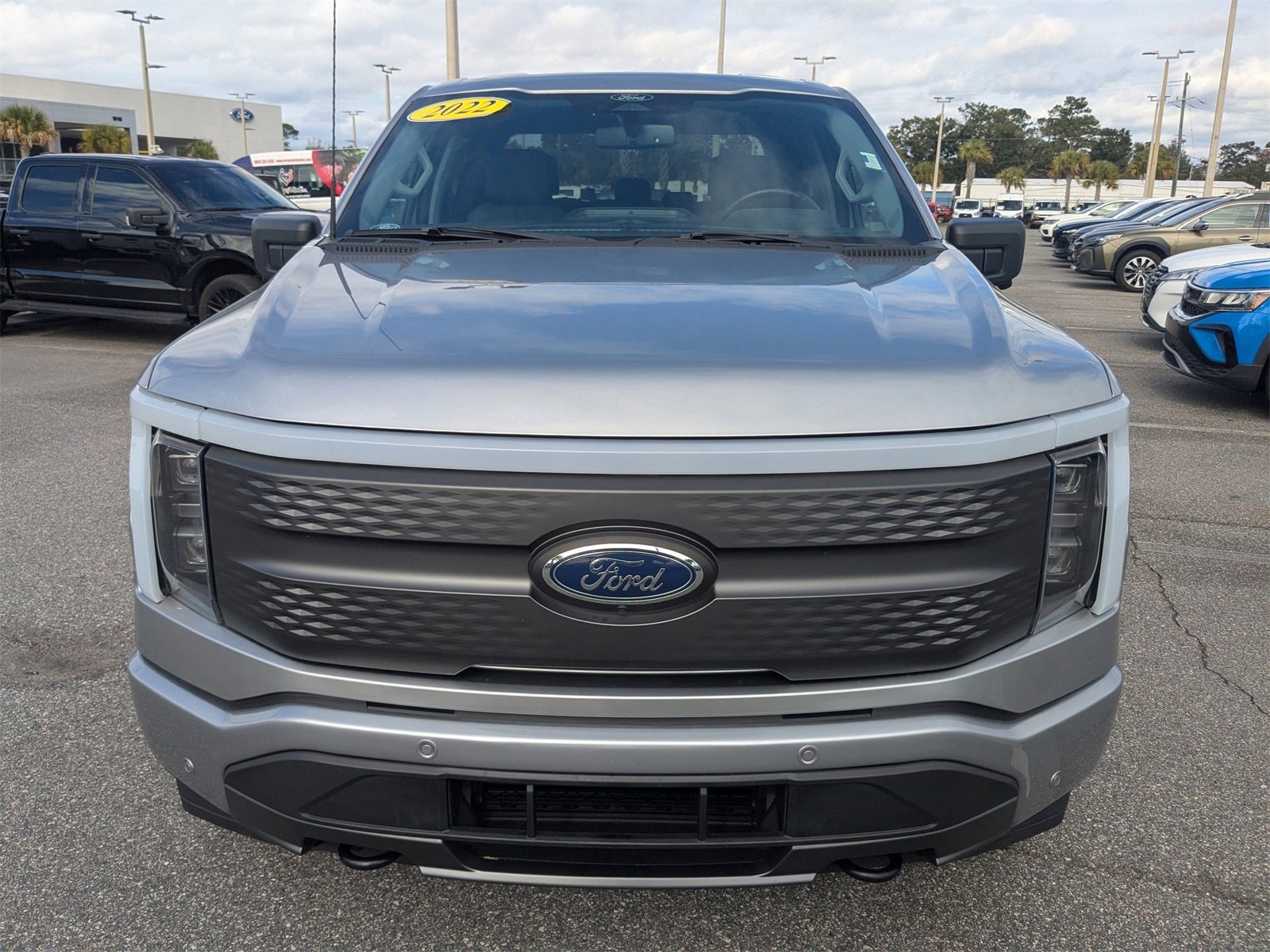 Used 2022 Ford F150 Lightning XLT image 9