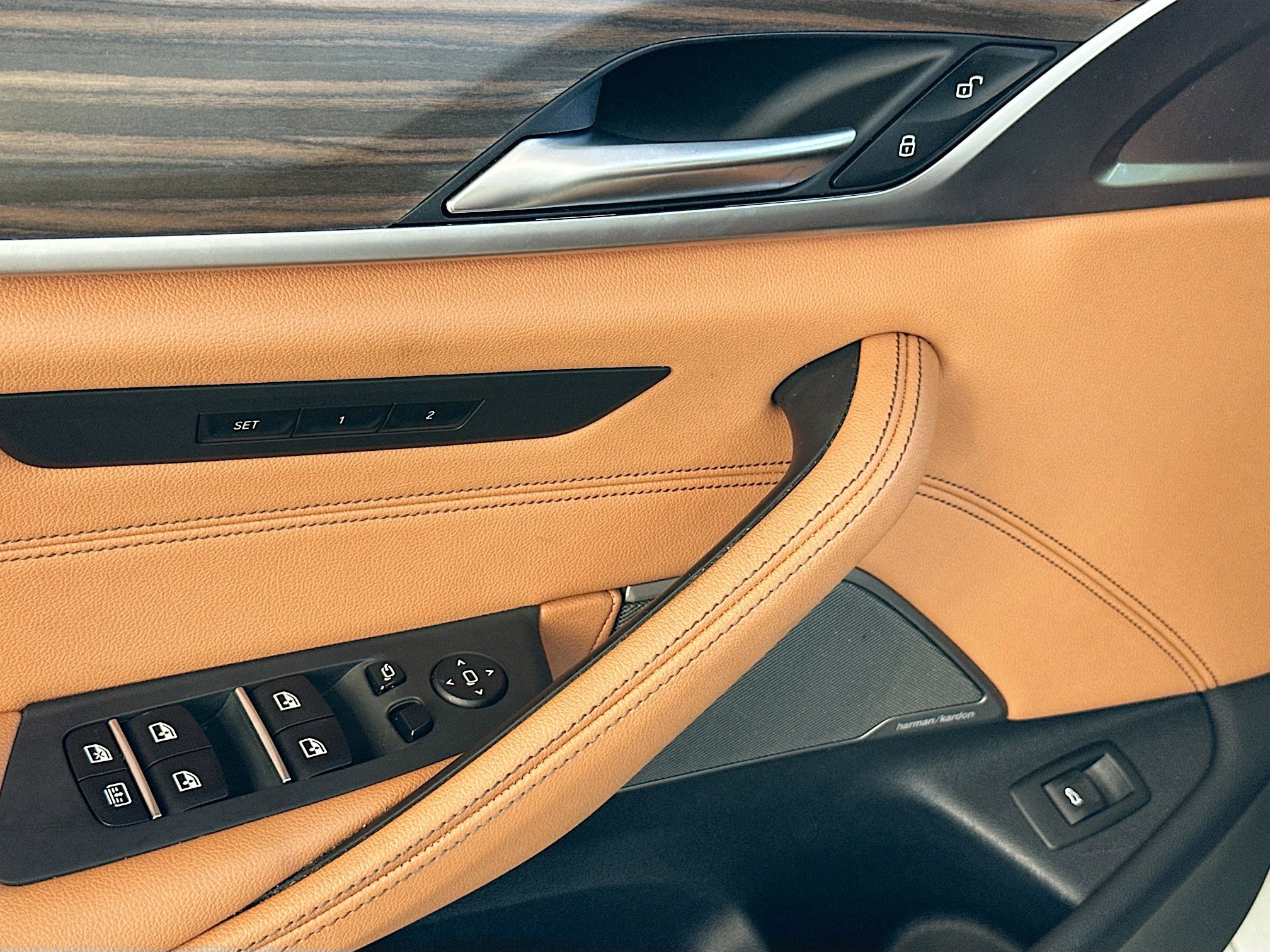 Used 2023 BMW 530i w/ Premium Package image 18