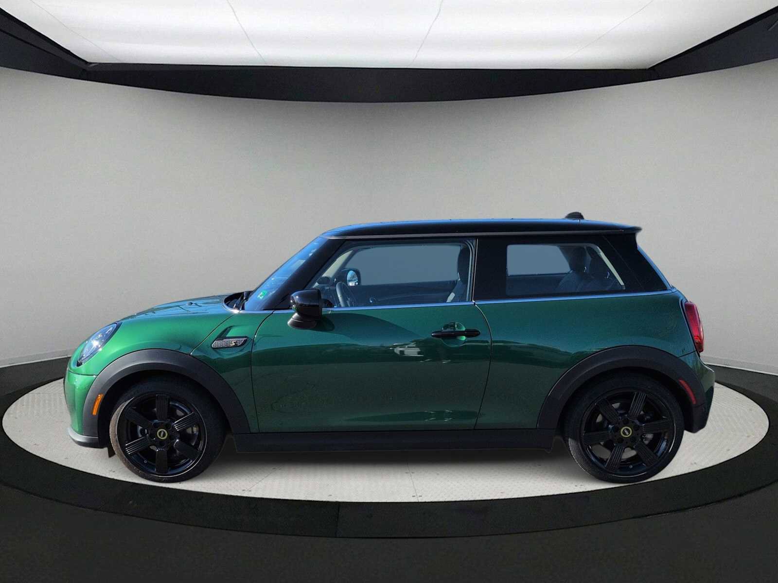 Certified 2024 MINI Cooper SE image 5