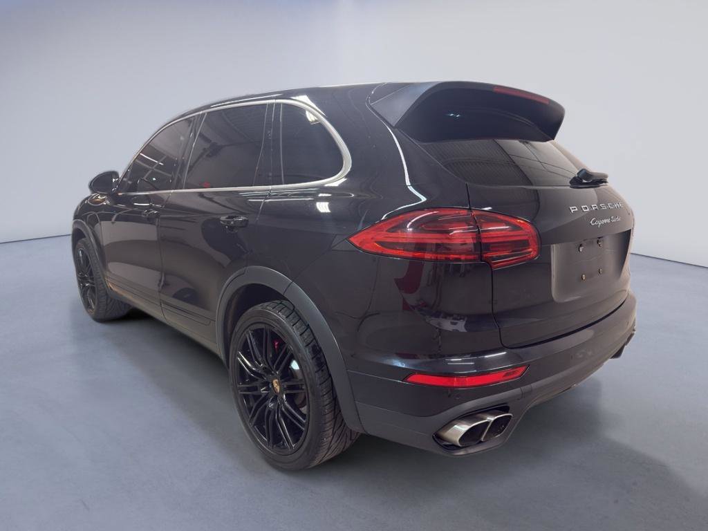 Used 2015 Porsche Cayenne Turbo AWD/4WD image 4