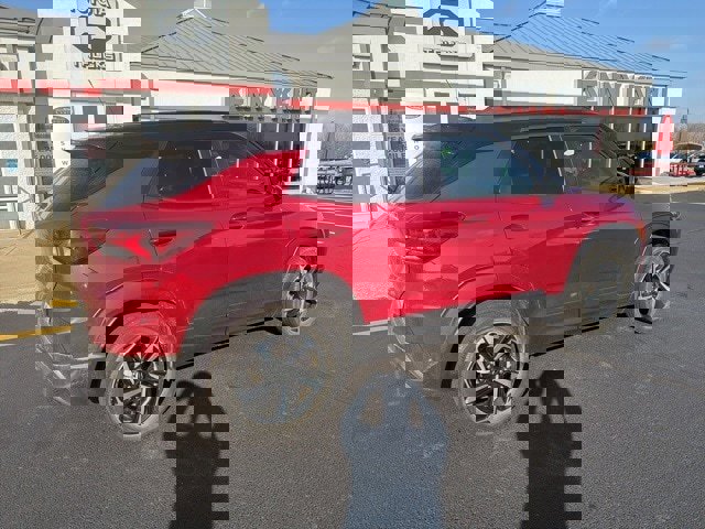 Used 2021 Chevrolet TrailBlazer RS w/ Sun and Liftgate Package image 12