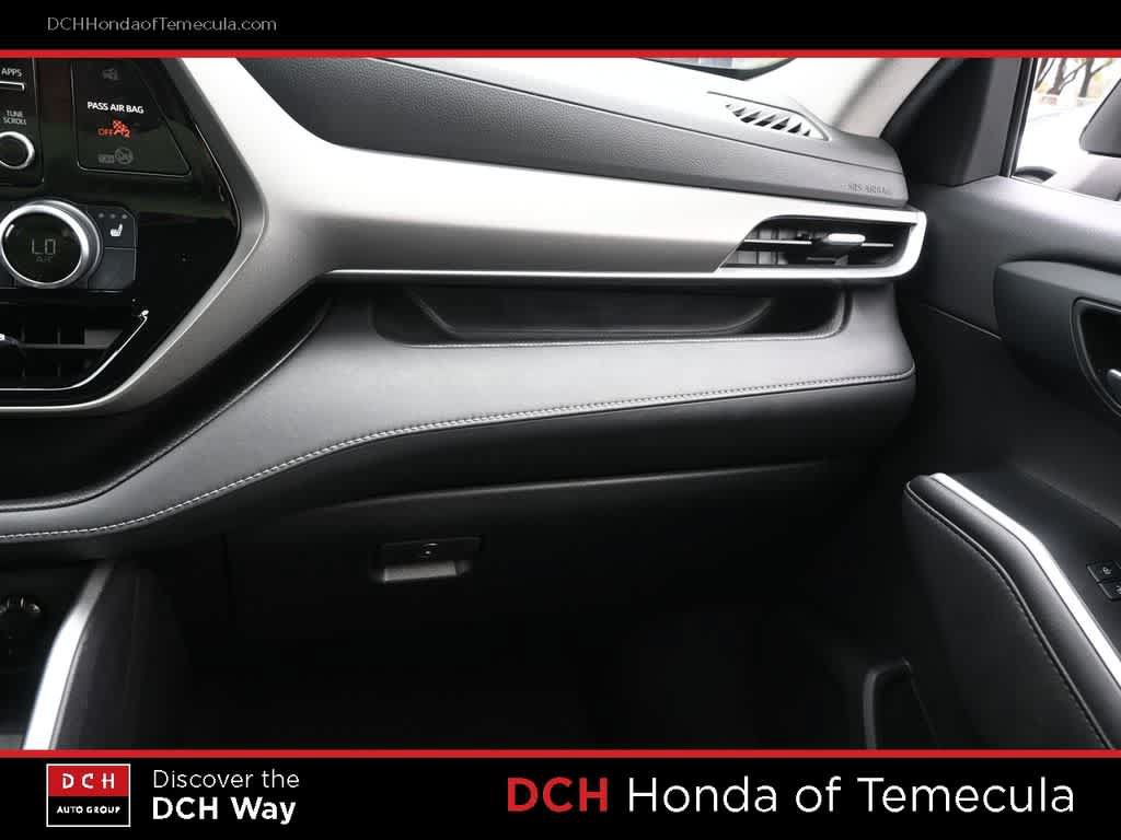 Used 2021 Toyota Highlander XLE FWD image 14