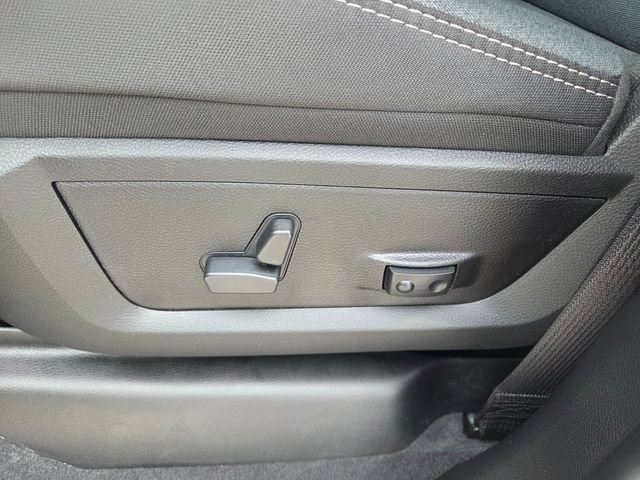 New 2026 RAM 3500 Big Horn AWD/4WD image 6