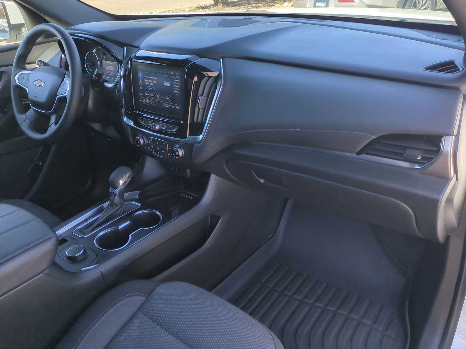 Used 2023 Chevrolet Traverse LT image 29