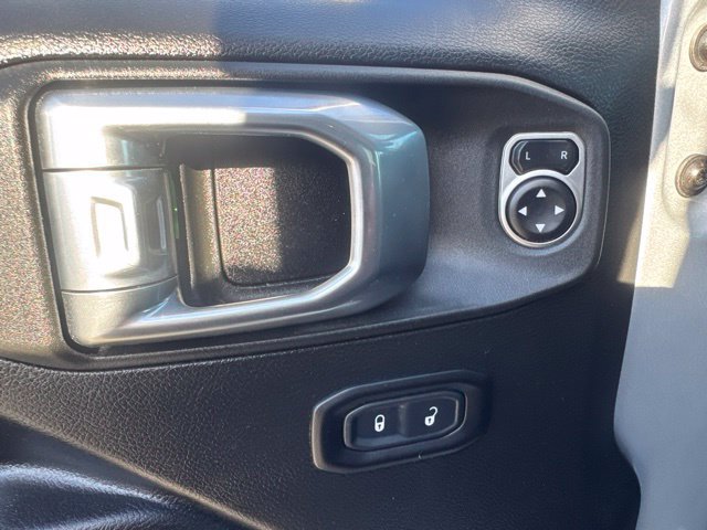 Used 2024 Jeep Wrangler Unlimited Rubicon 4xe AWD/4WD image 15