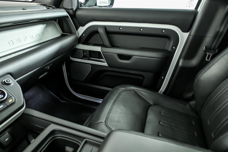 Used 2020 Land Rover Defender 110 HSE AWD/4WD image 31