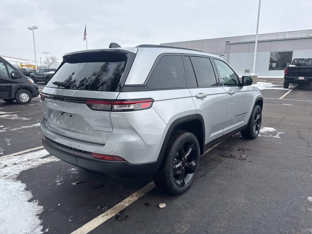 New 2026 Jeep Grand Cherokee Limited w/ Limited Altitude Package AWD/4WD image 12