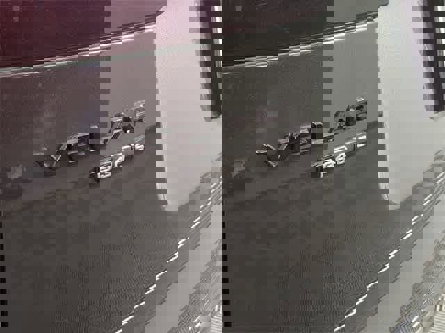 Used 2020 Land Rover Range Rover Velar R-Dynamic S image 12