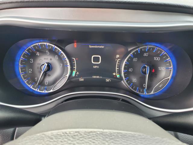 Used 2018 Chrysler Pacifica Touring-L Plus w/ S Appearance Package image 9
