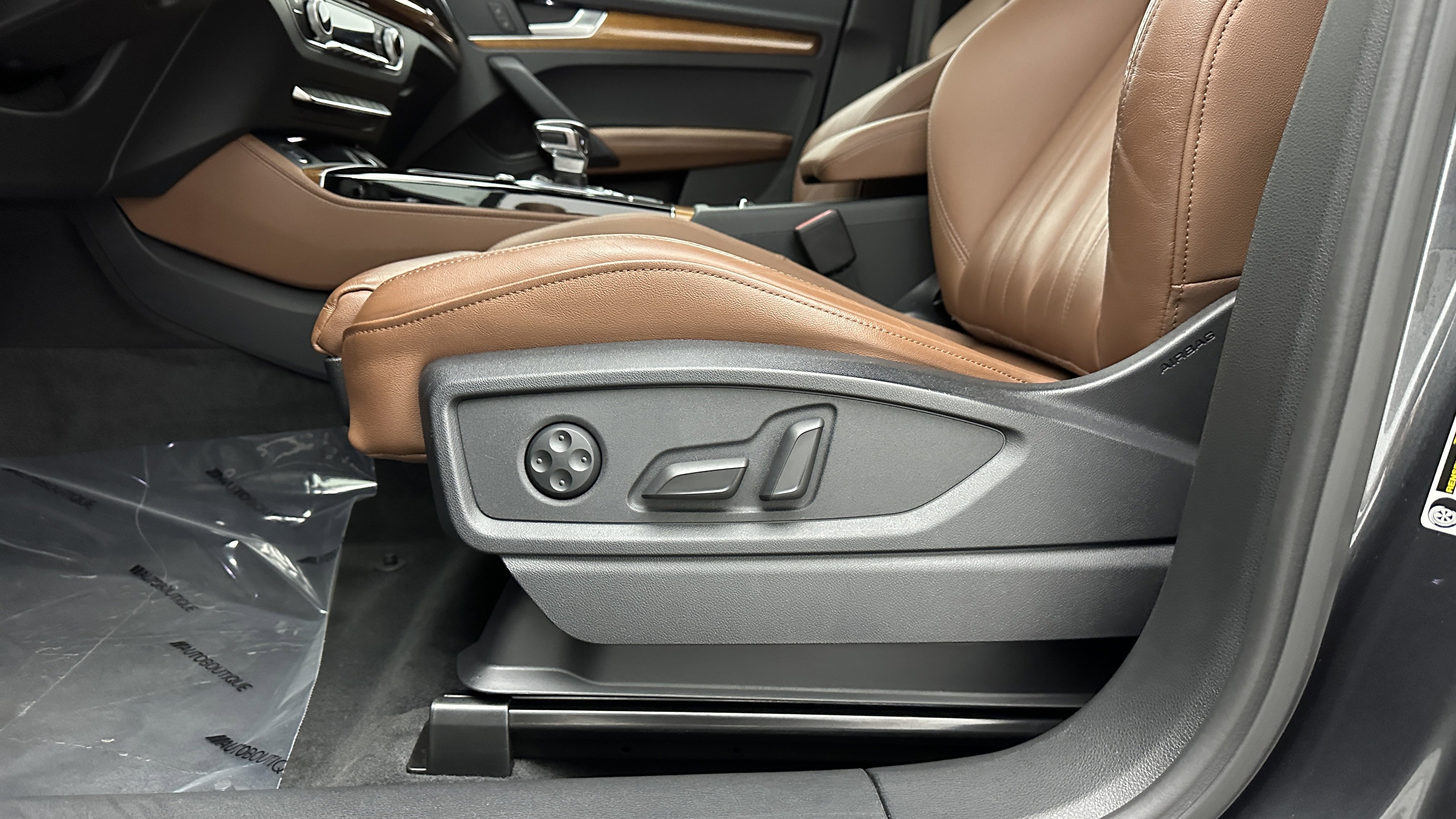 Used 2022 Audi Q5 e Premium Plus w/ Premium Plus Package image 14