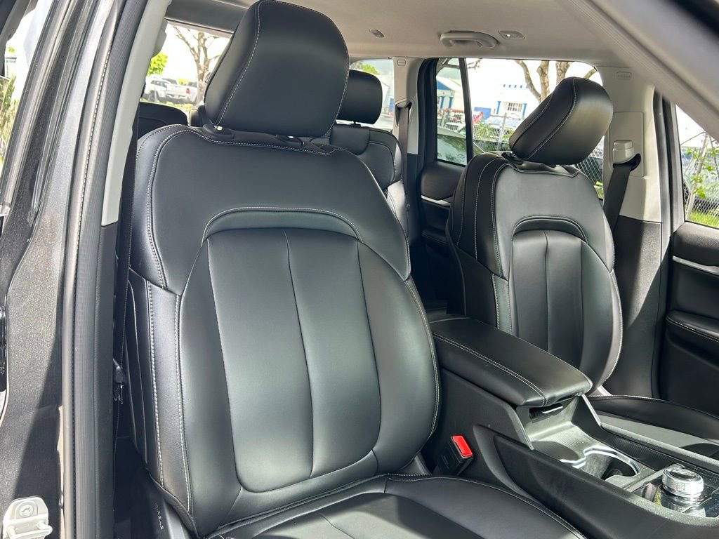 Used 2024 Jeep Grand Cherokee Limited w/ Black Appearance Package image 40