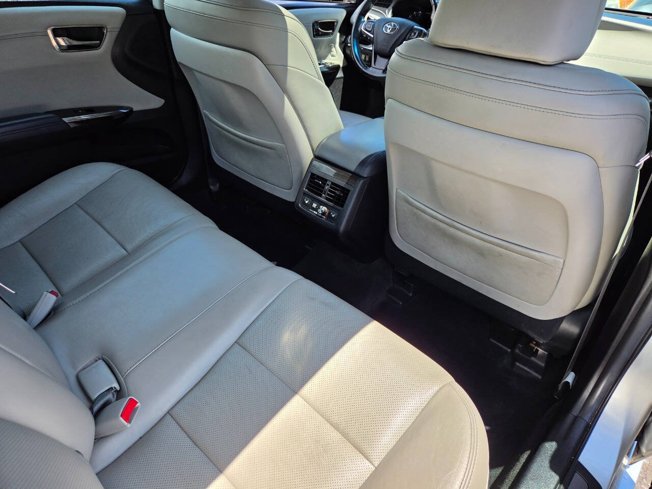 Used 2015 Toyota Avalon Limited FWD image 42