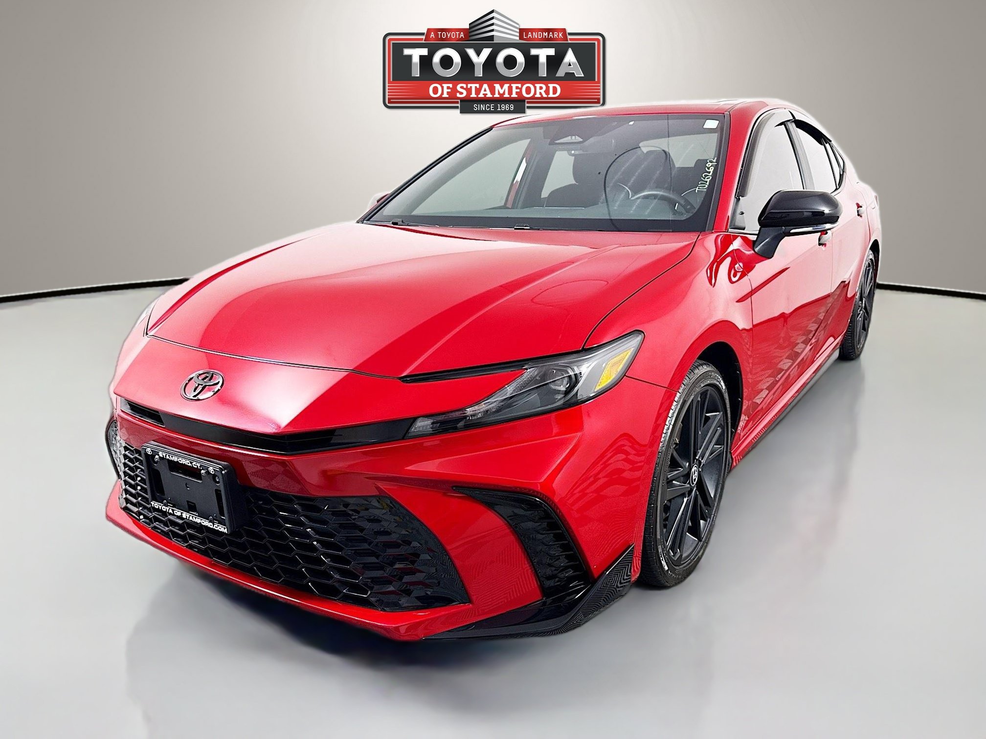 Certified 2026 Toyota Camry Hybrid FWD image 3
