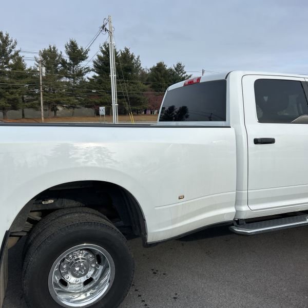 Used 2023 RAM 3500 Big Horn w/ Level 1 Equipment Group image 9