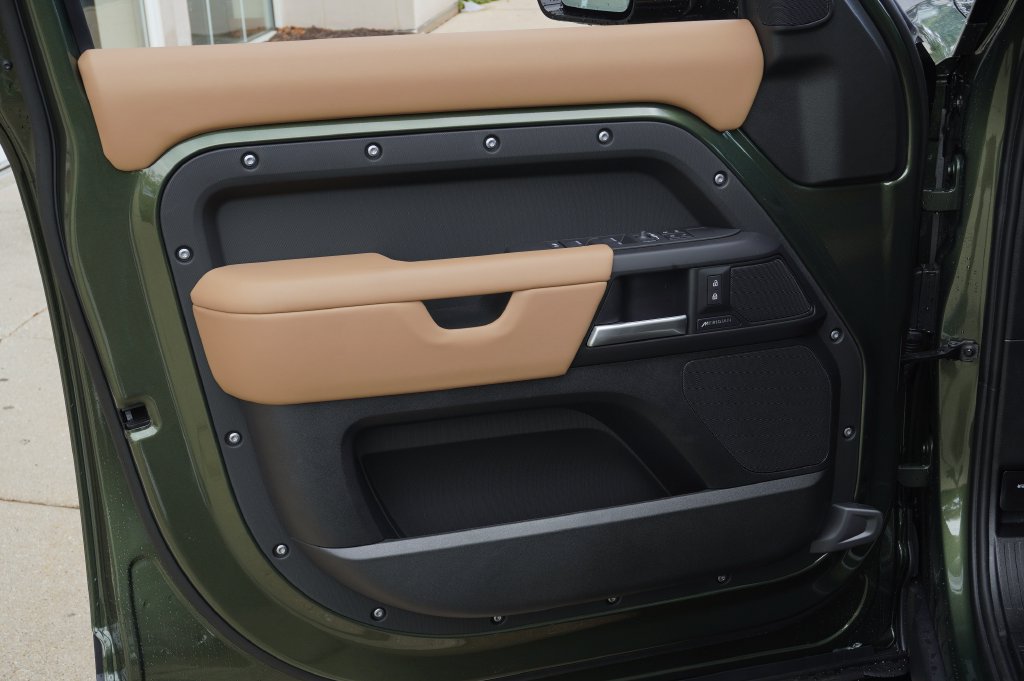 New 2026 Land Rover Defender 110 S AWD/4WD image 10