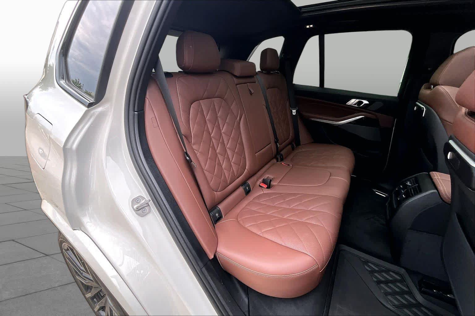 Used 2026 BMW X5 sDrive40i w/ M Sport Package RWD image 19