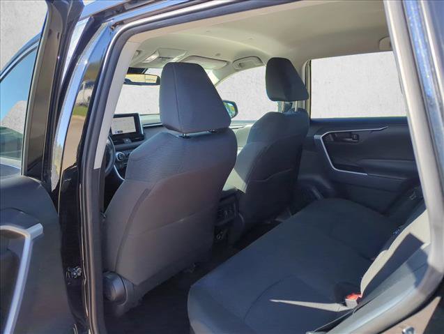 Used 2023 Toyota RAV4 LE AWD/4WD image 18