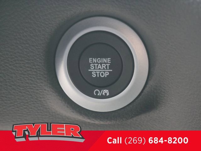 New 2026 Chrysler Pacifica Select AWD/4WD image 30