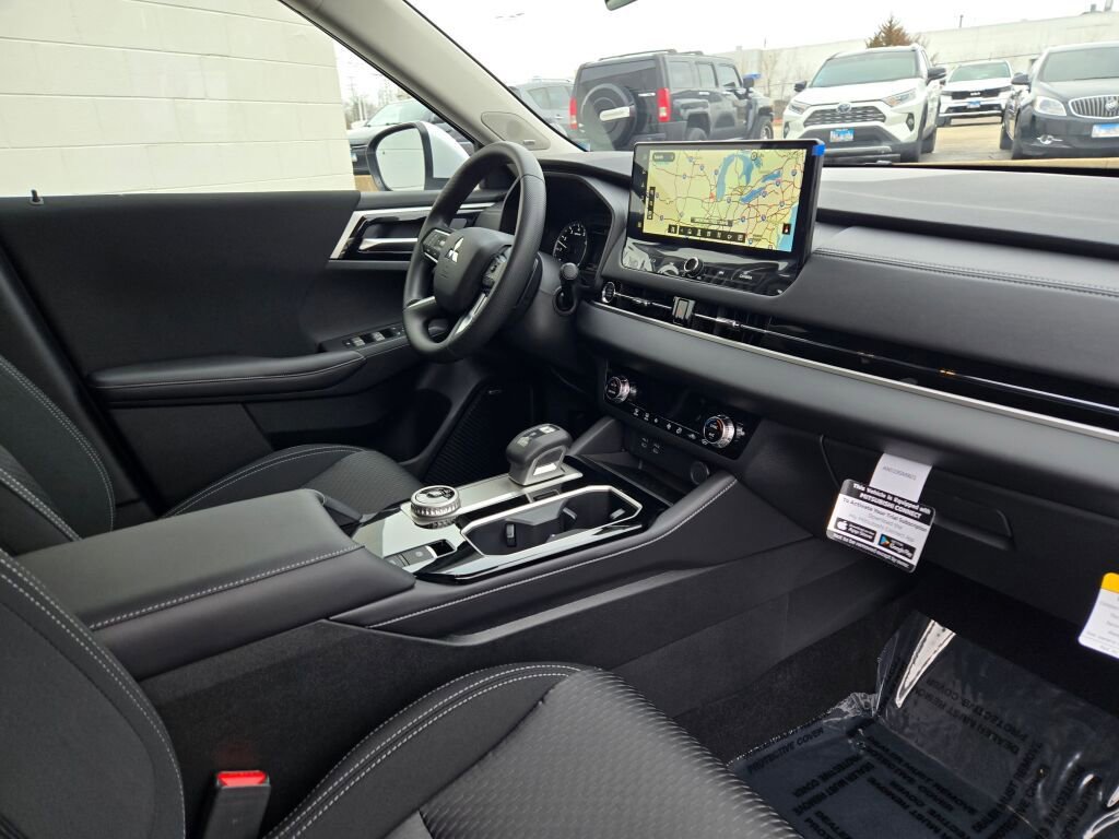 New 2026 Mitsubishi Outlander ES AWD/4WD image 5