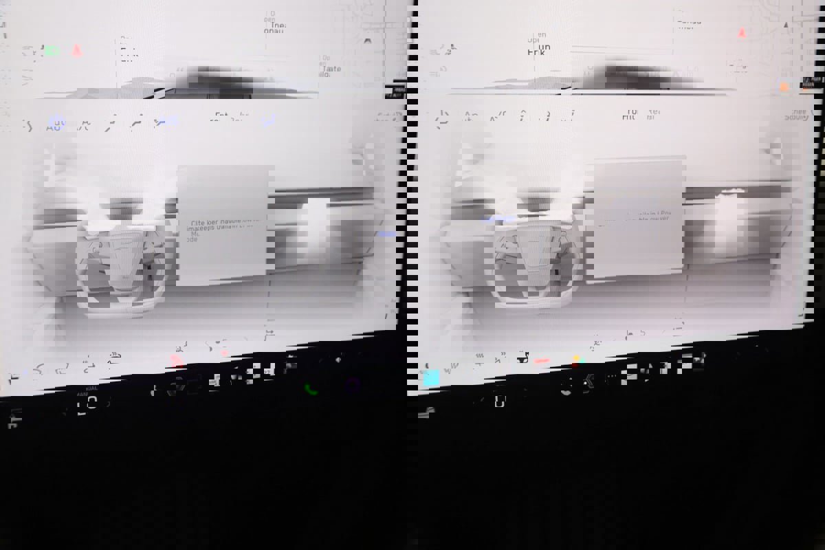 Used 2024 Tesla Cybertruck AWD Crew Cab image 33