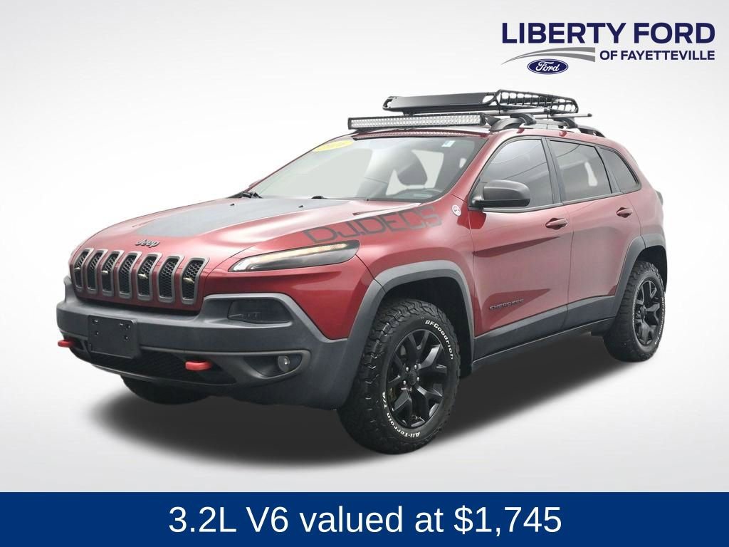 Used 2016 Jeep Cherokee Trailhawk w/ Comfort/Convenience Group AWD/4WD image 1