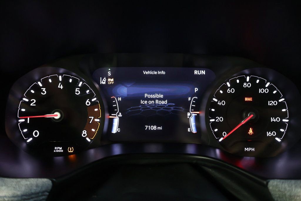 Used 2025 Jeep Compass Latitude image 4