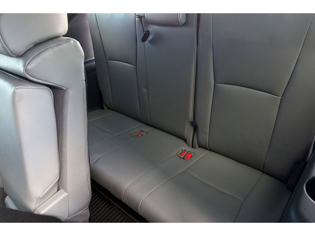 Used 2020 Toyota Highlander XLE image 17