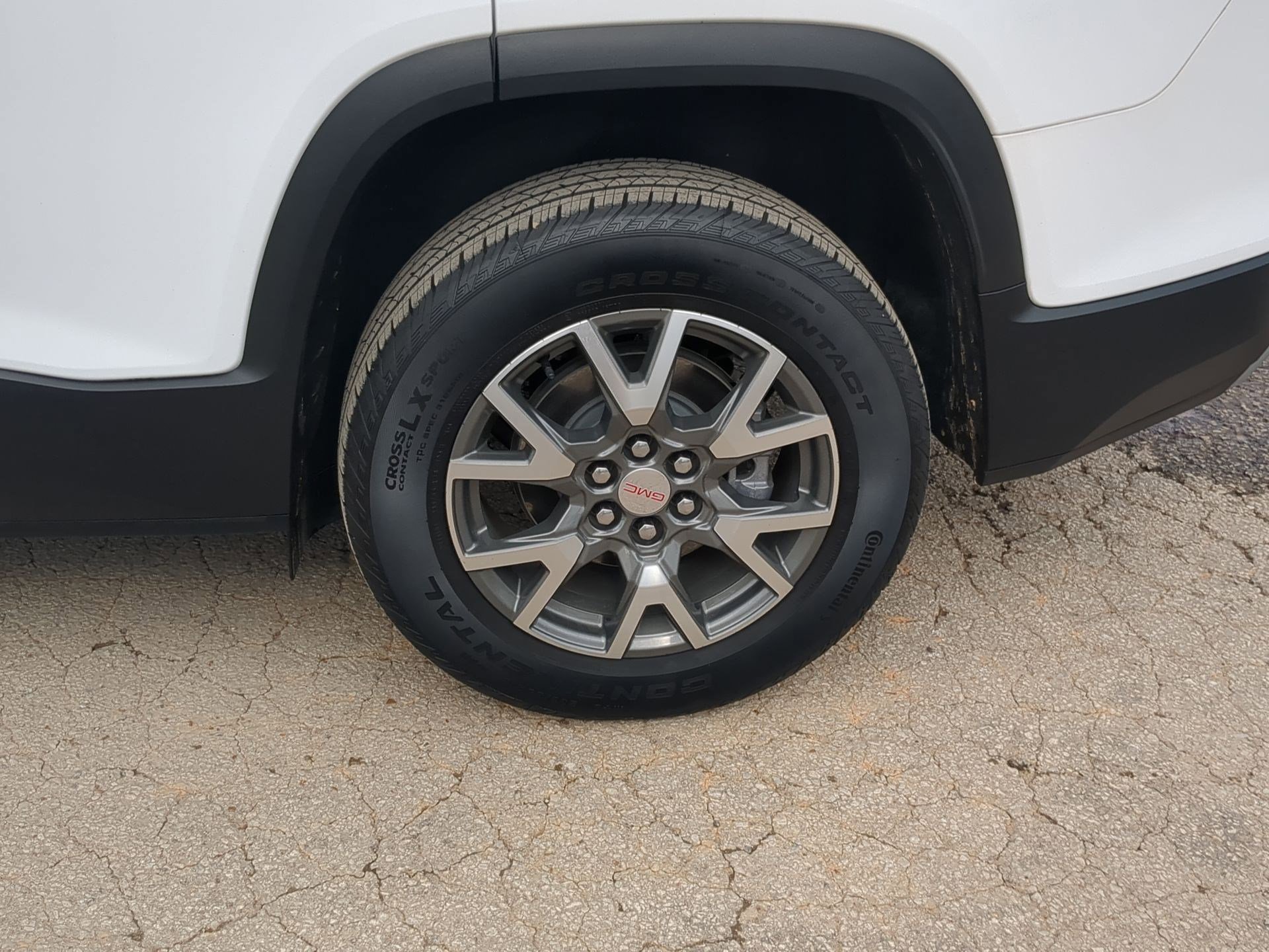 Used 2022 GMC Acadia SLE w/ Driver Convenience Package image 11