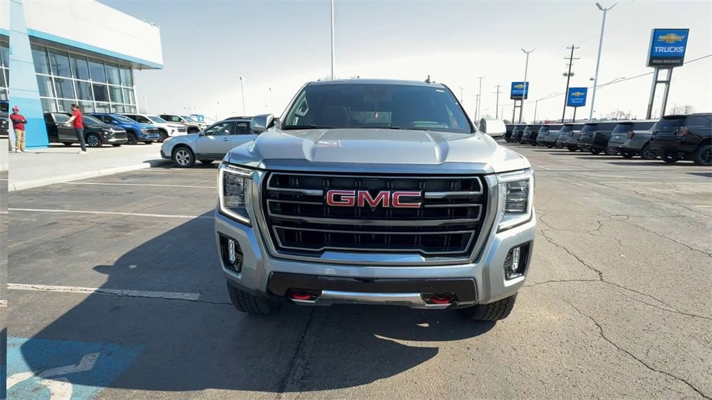 Used 2023 GMC Yukon XL AT4 w/ AT4 Premium Plus Package image 3