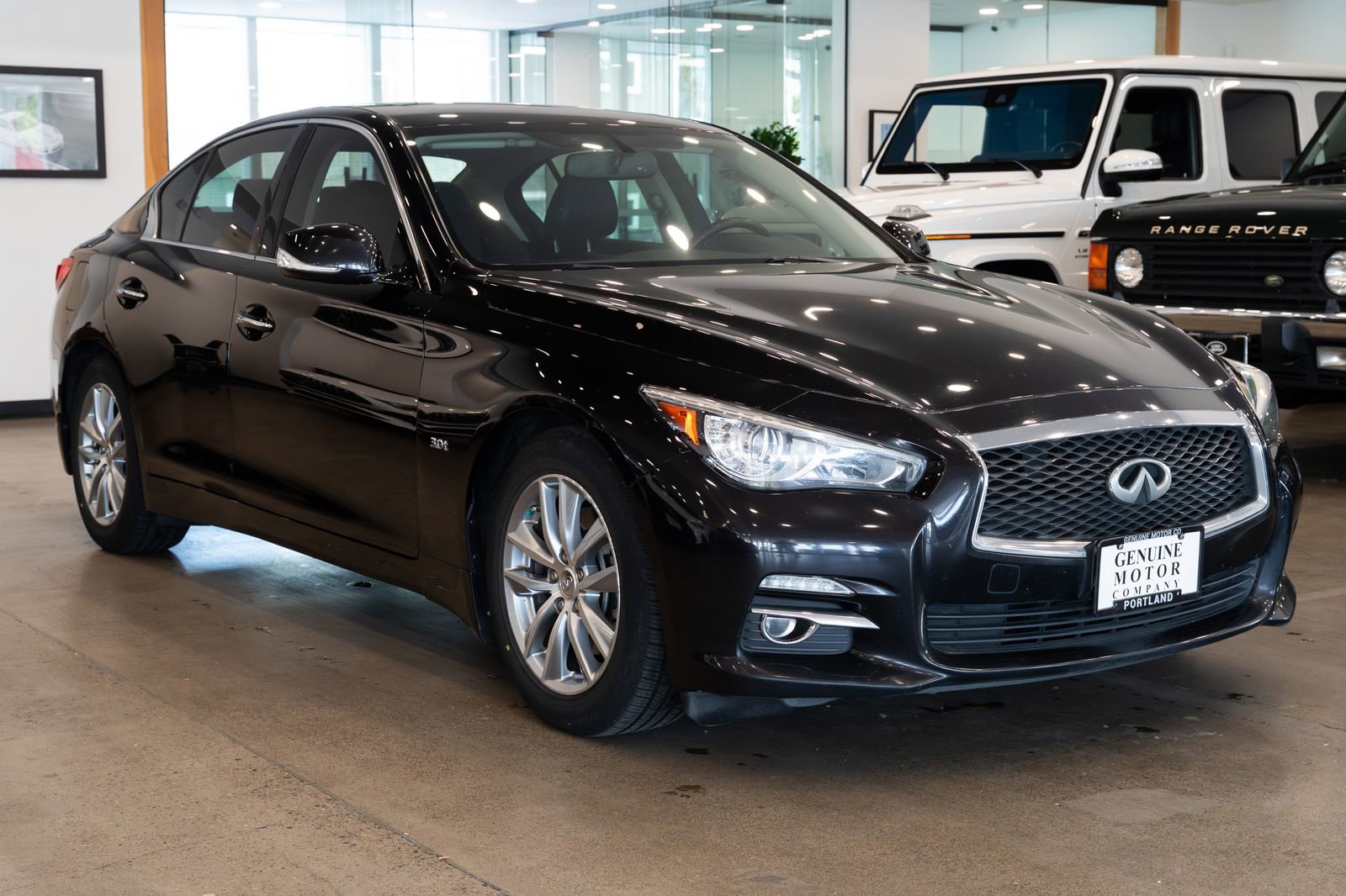 Used 2016 INFINITI Q50 3.0t Premium w/ 3.0T Premium Plus Package AWD/4WD image 3