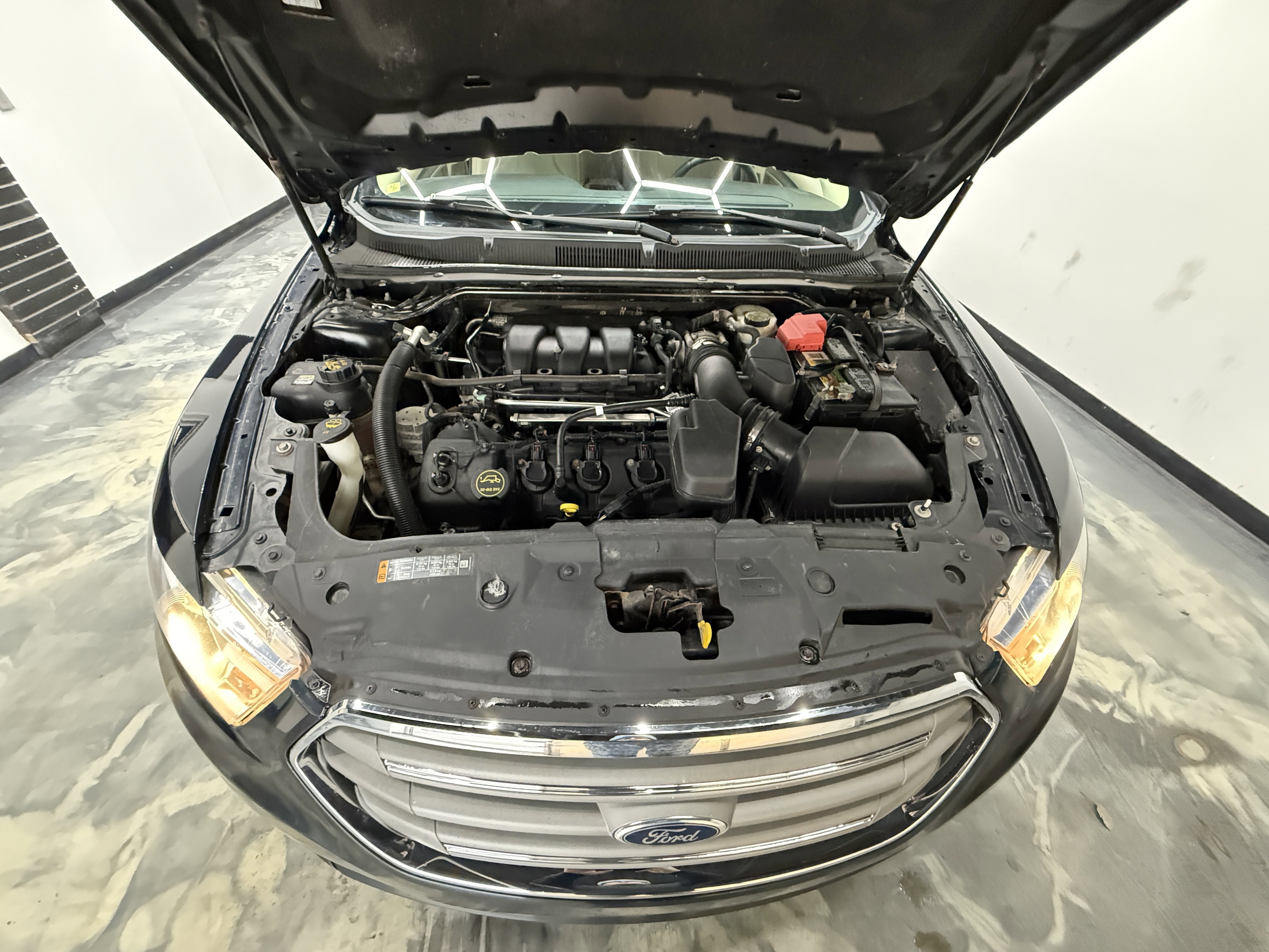 Used 2015 Ford Taurus SEL w/ Equipment Group 201A image 26