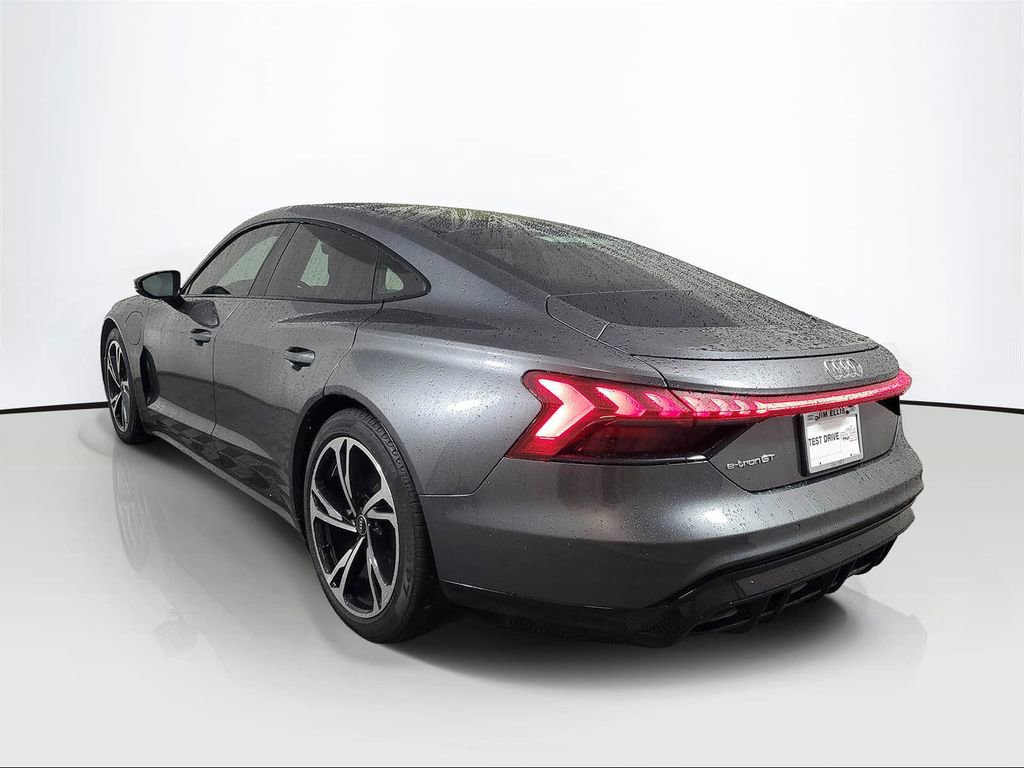 Used 2022 Audi e-tron GT Premium Plus w/ Performance Package image 4