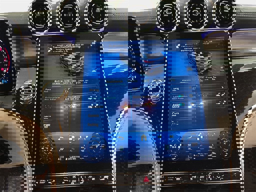 Used 2023 Mercedes-Benz GLC 300 4MATIC image 23