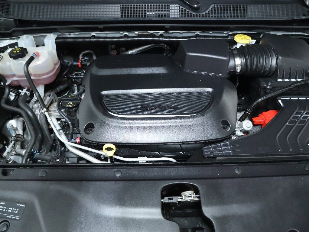 Used 2024 Chrysler Pacifica Touring-L image 35