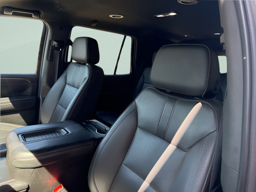 Used 2023 Chevrolet Tahoe RST w/ Luxury Package AWD/4WD image 17