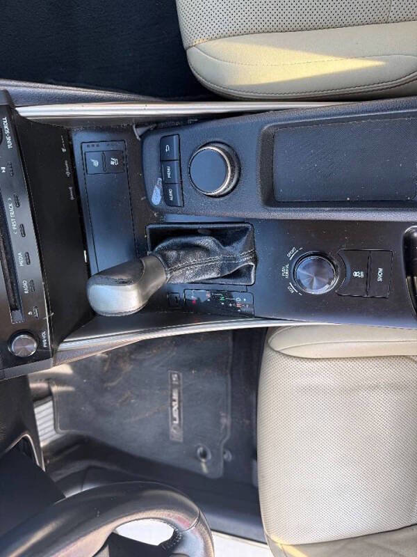 Used 2014 Lexus IS 250 w/ Premium Package RWD image 16