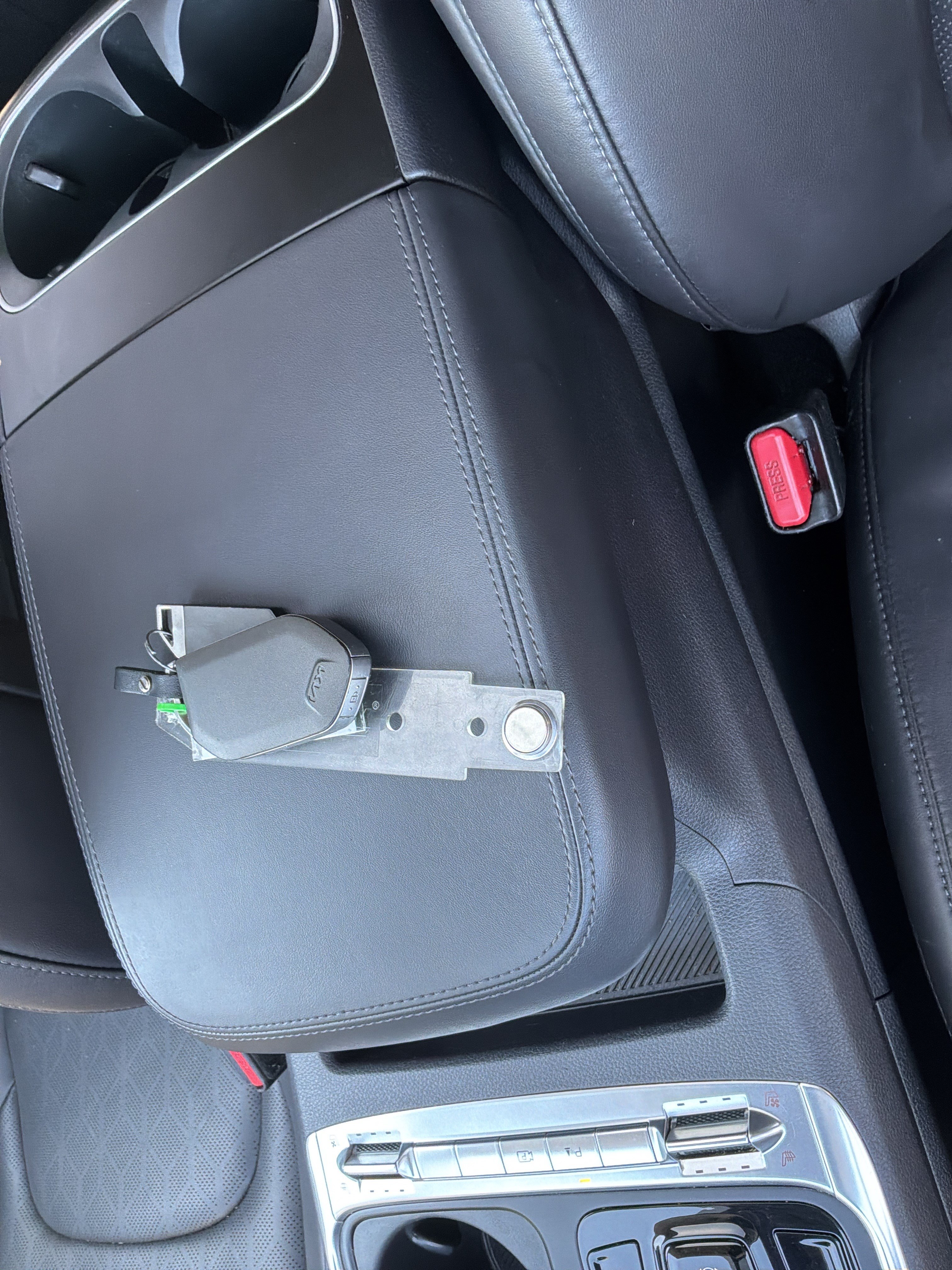 Used 2025 Kia Carnival SX FWD image 38
