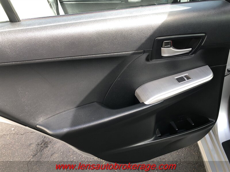 Used 2014 Toyota Camry SE FWD image 15