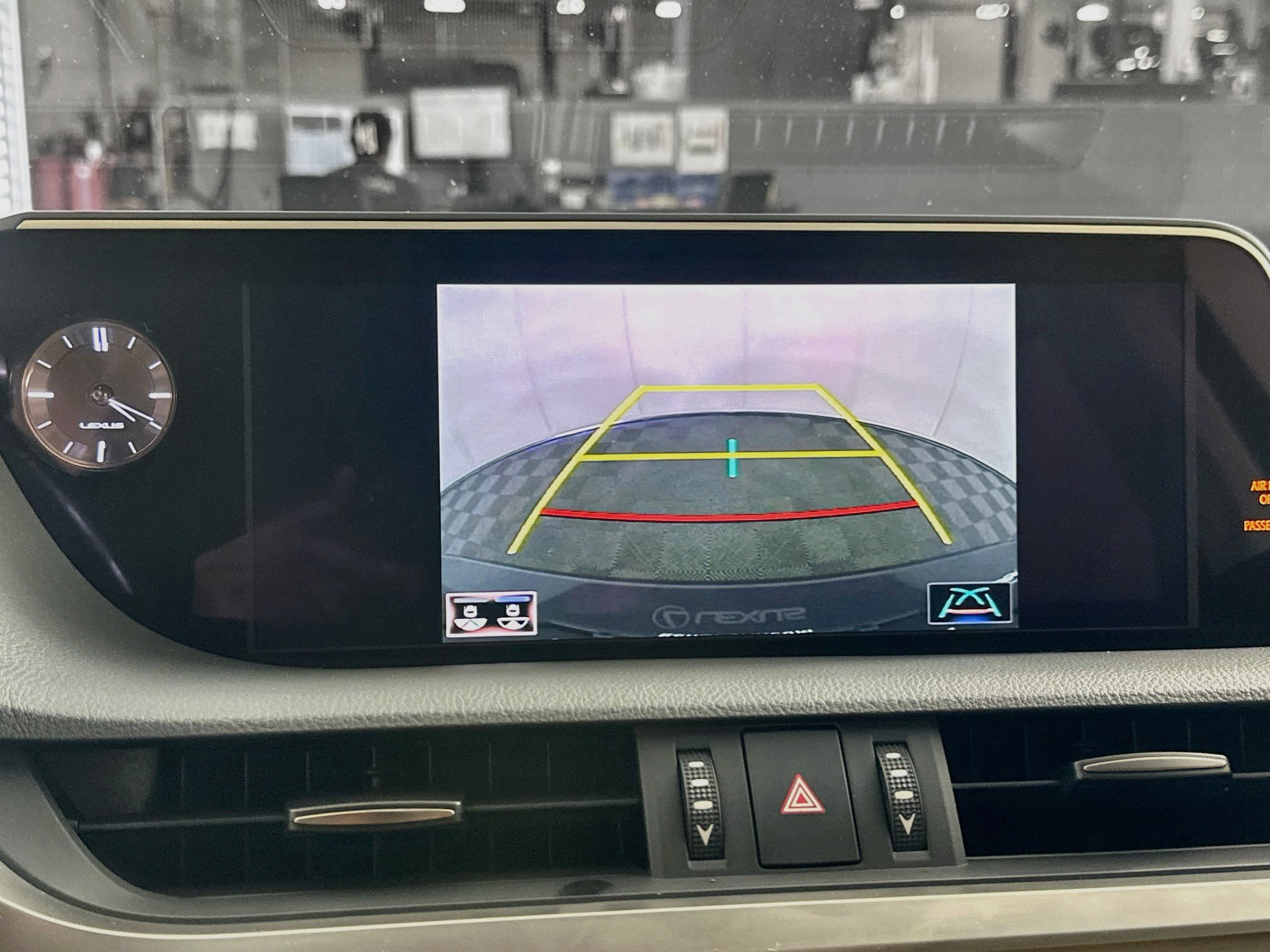 Used 2019 Lexus ES 300h w/ Premium Package FWD image 23