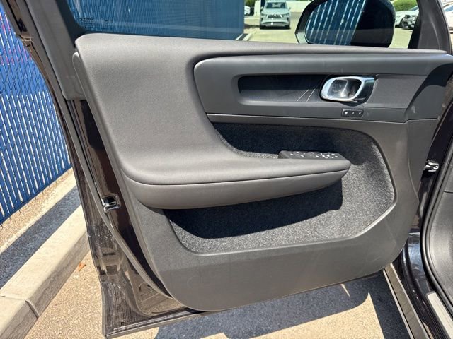 New 2025 Volvo EX40 Core w/ Climate Package AWD/4WD image 13