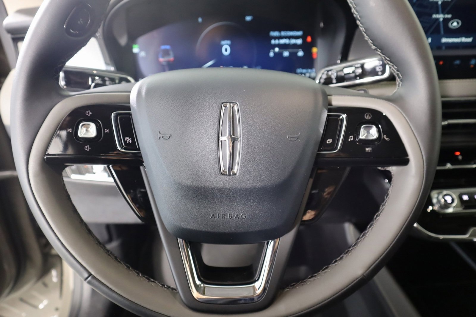 New 2025 Lincoln Corsair FWD image 3